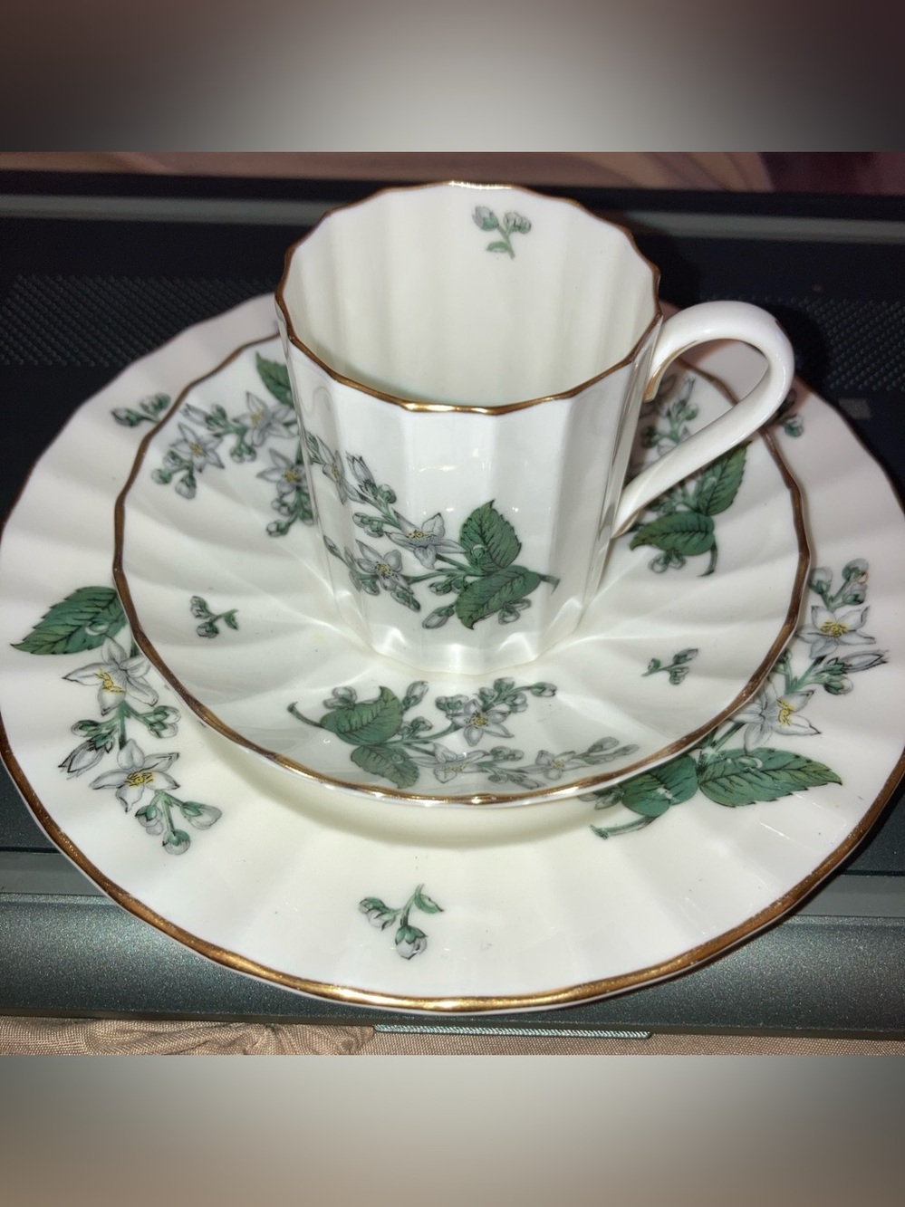 Royal Worchester Valencia White Green Floral Cup Plate Saucer Set Gold Trim🌿